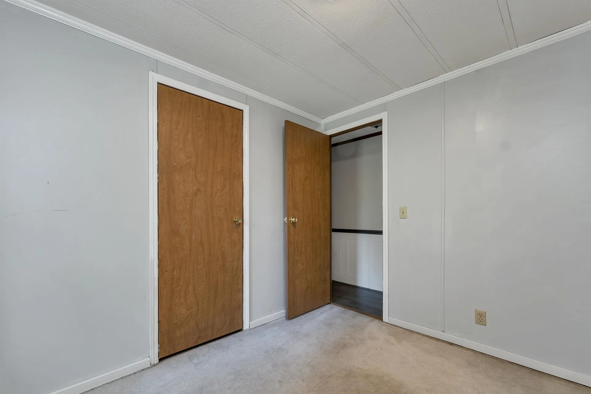 8 N. Cranberry Lane Rochester NH 03867