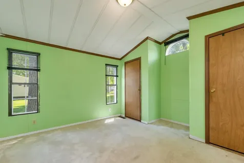 8 N. Cranberry Lane Rochester NH 03867