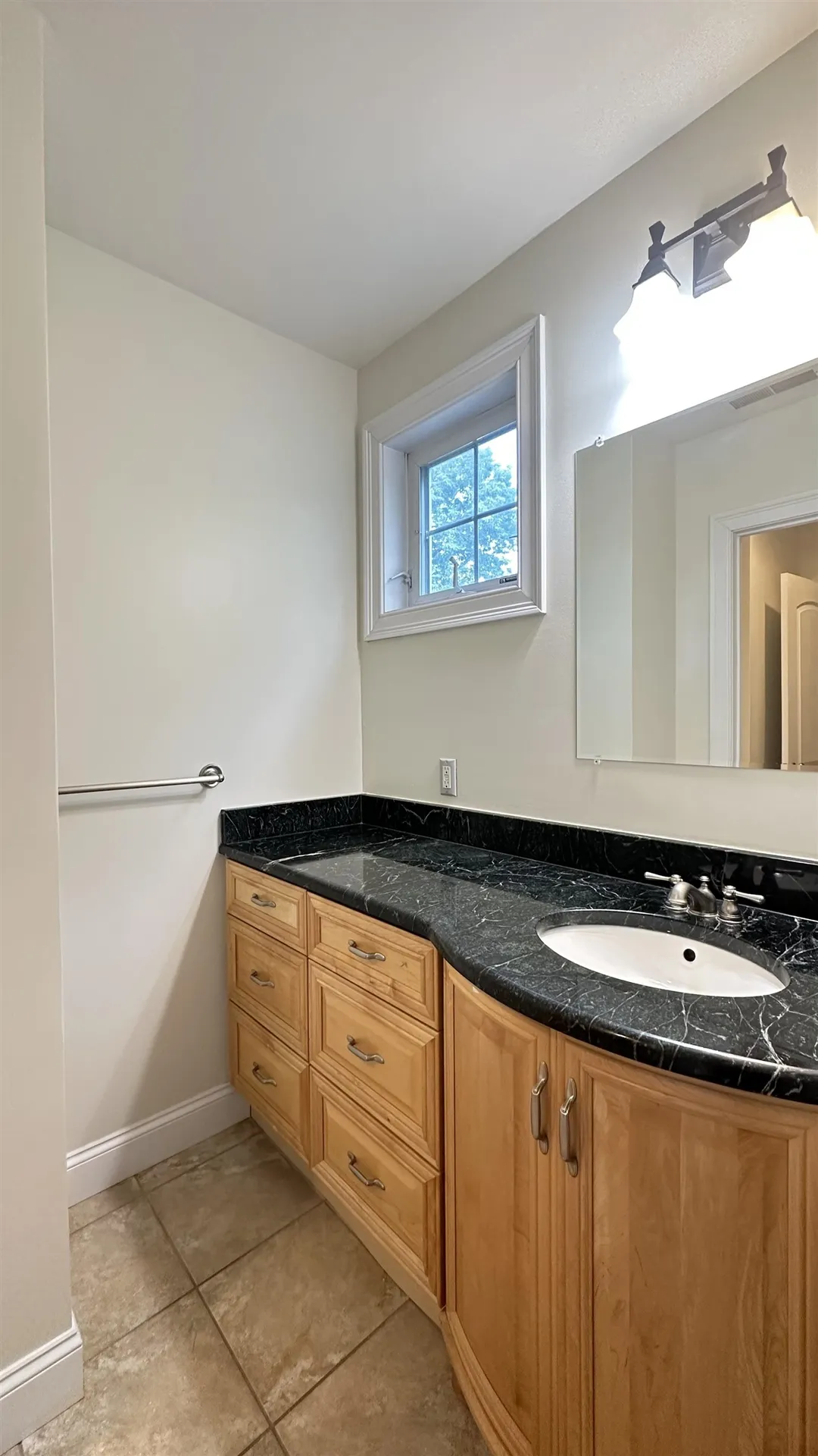 172 Arah Street Manchester NH 03104