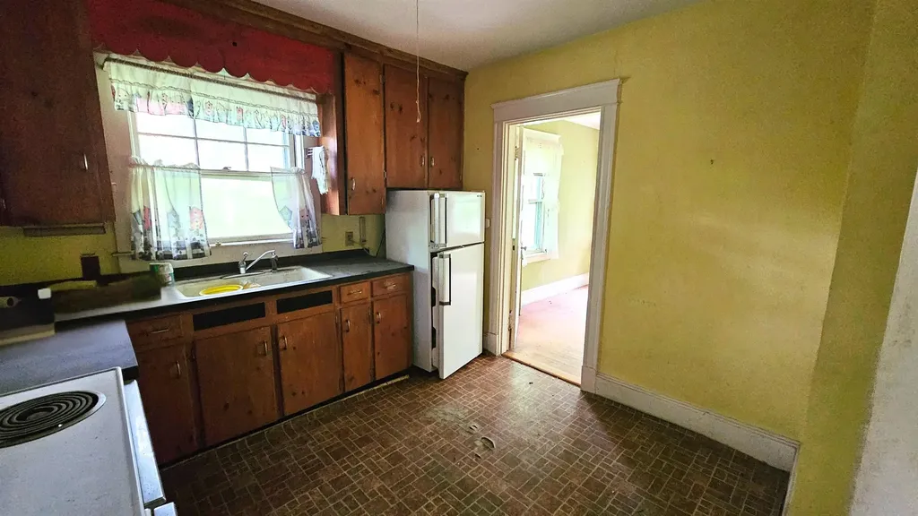 17 Clement Road Springfield VT 05156