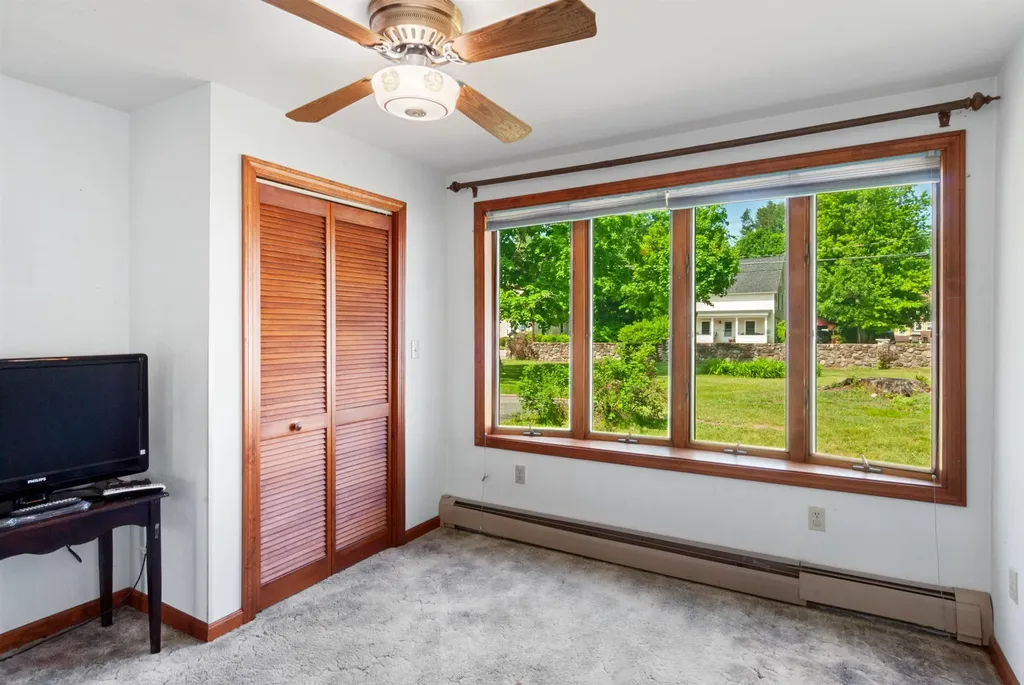 148 Charles Street Rochester NH 03867