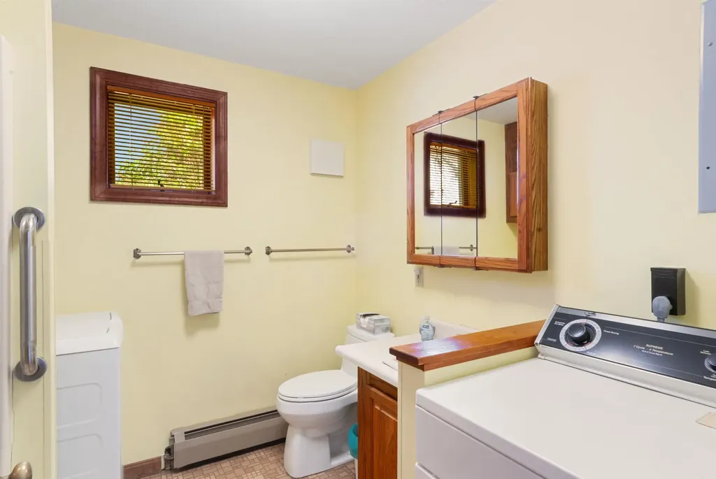 148 Charles Street Rochester NH 03867