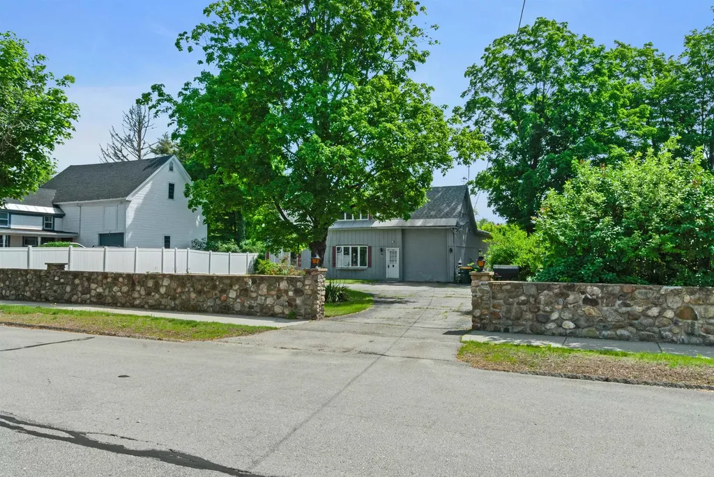 148 Charles Street Rochester NH 03867