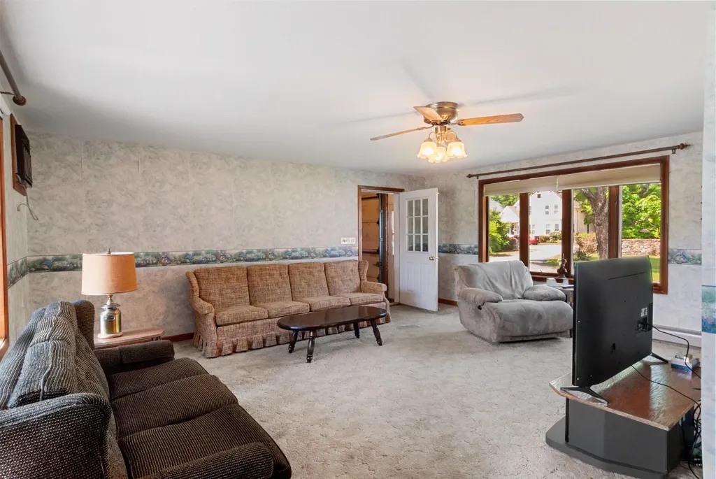 148 Charles Street Rochester NH 03867