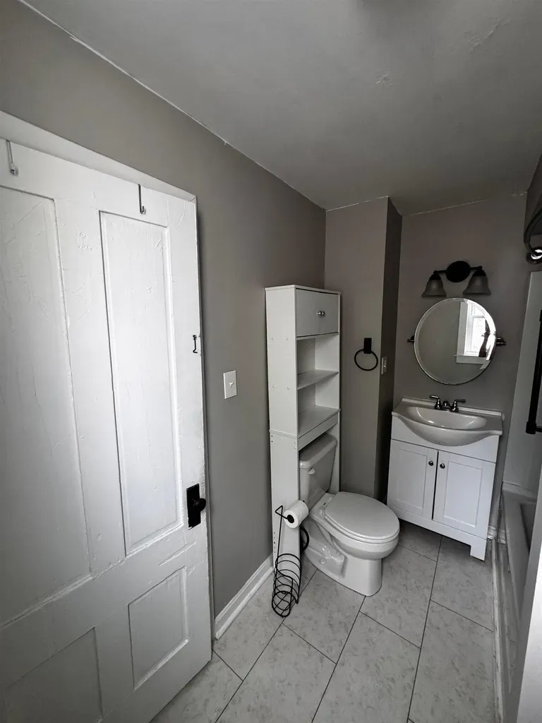 286 Lake Avenue Manchester NH 03103
