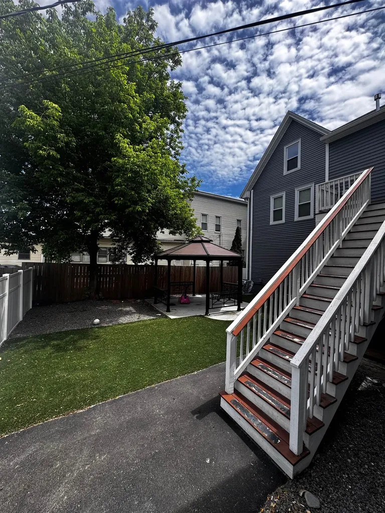 286 Lake Avenue Manchester NH 03103