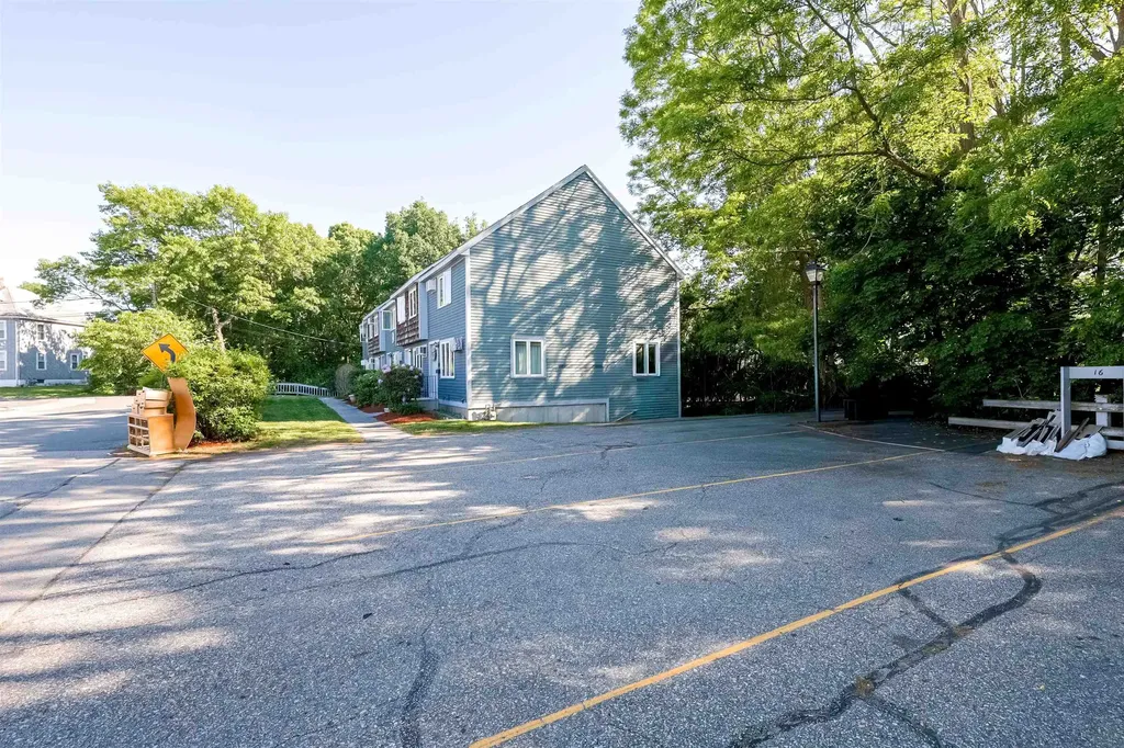 14 Auclair Avenue Manchester NH 03102