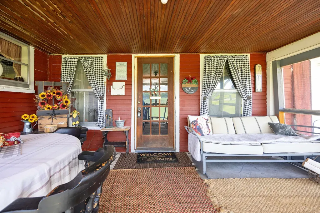 487 Nelson Hill Road Sheffield VT 05866-0165