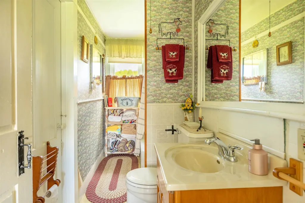 487 Nelson Hill Road Sheffield VT 05866-0165