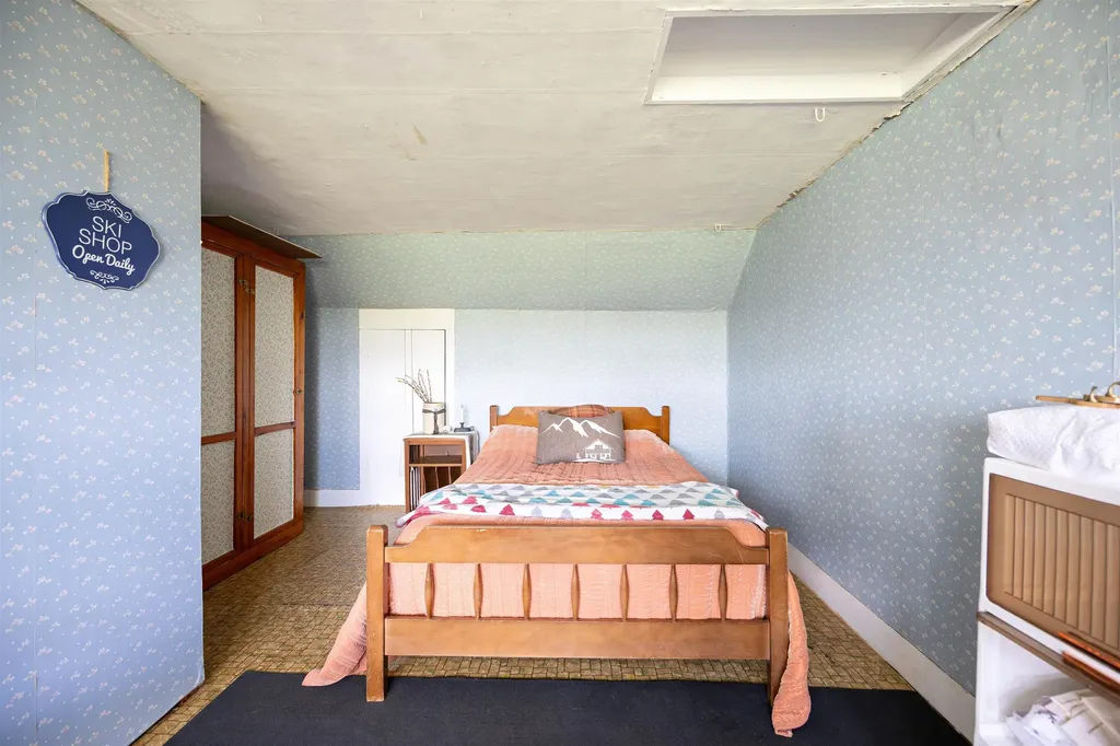 487 Nelson Hill Road Sheffield VT 05866-0165