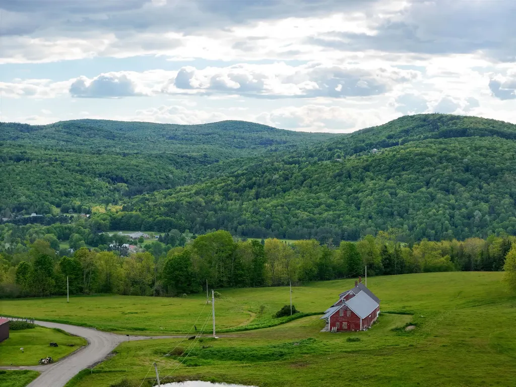 487 Nelson Hill Road Sheffield VT 05866-0165