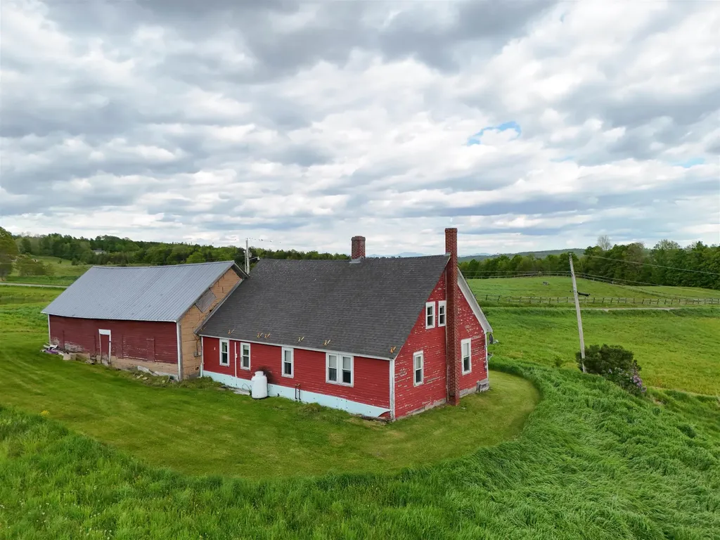 487 Nelson Hill Road Sheffield VT 05866-0165
