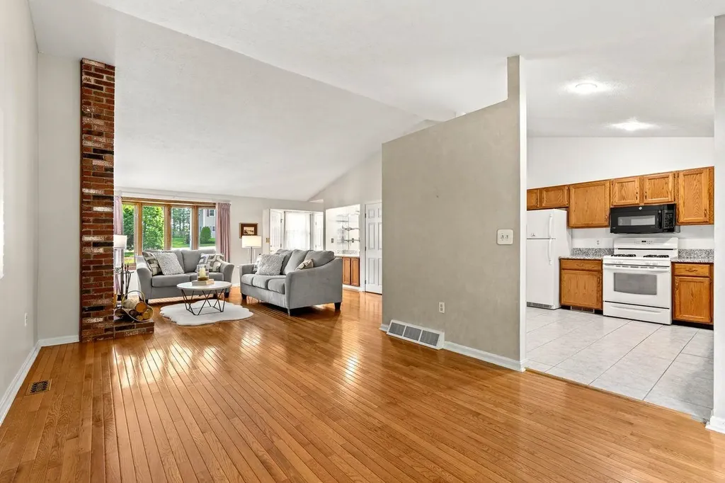 10 Jamaica Lane Nashua NH 03063