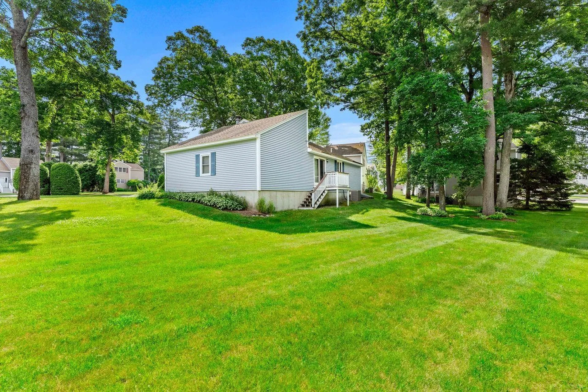10 Jamaica Lane Nashua NH 03063