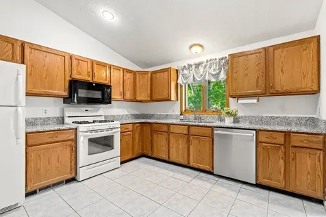 10 Jamaica Lane Nashua NH 03063