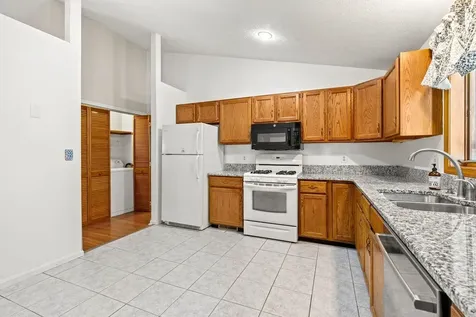 10 Jamaica Lane Nashua NH 03063