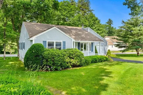 10 Jamaica Lane Nashua NH 03063
