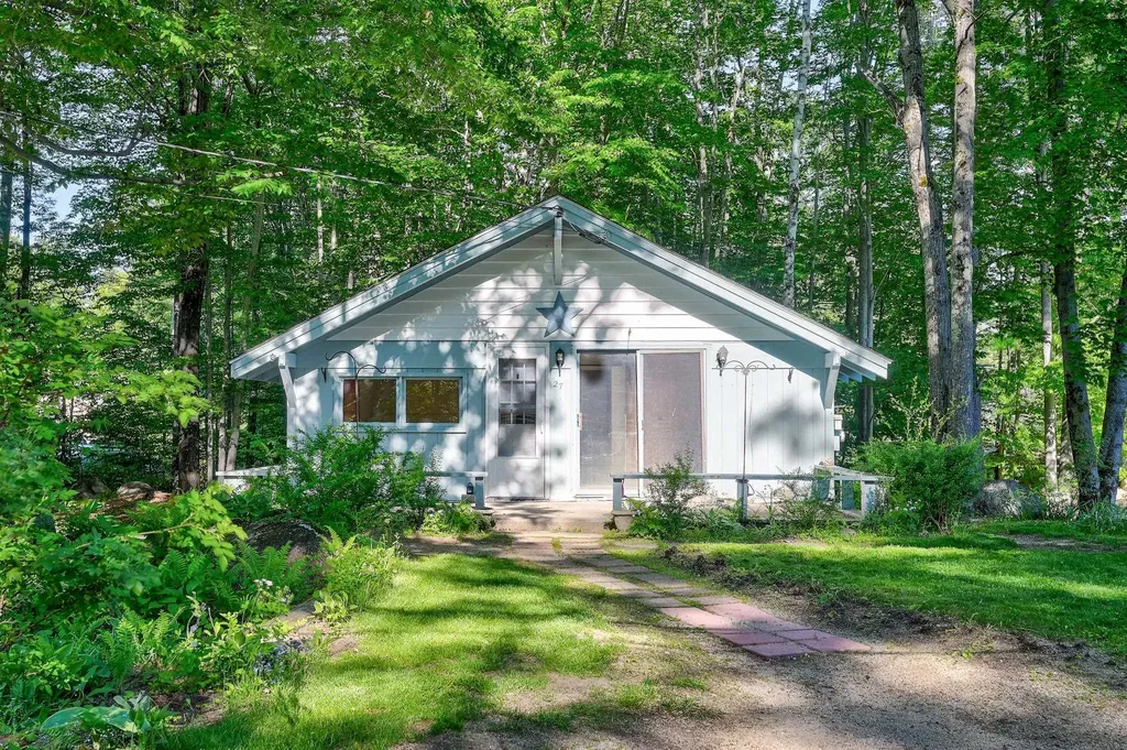 27 Ash Street Conway NH 03860