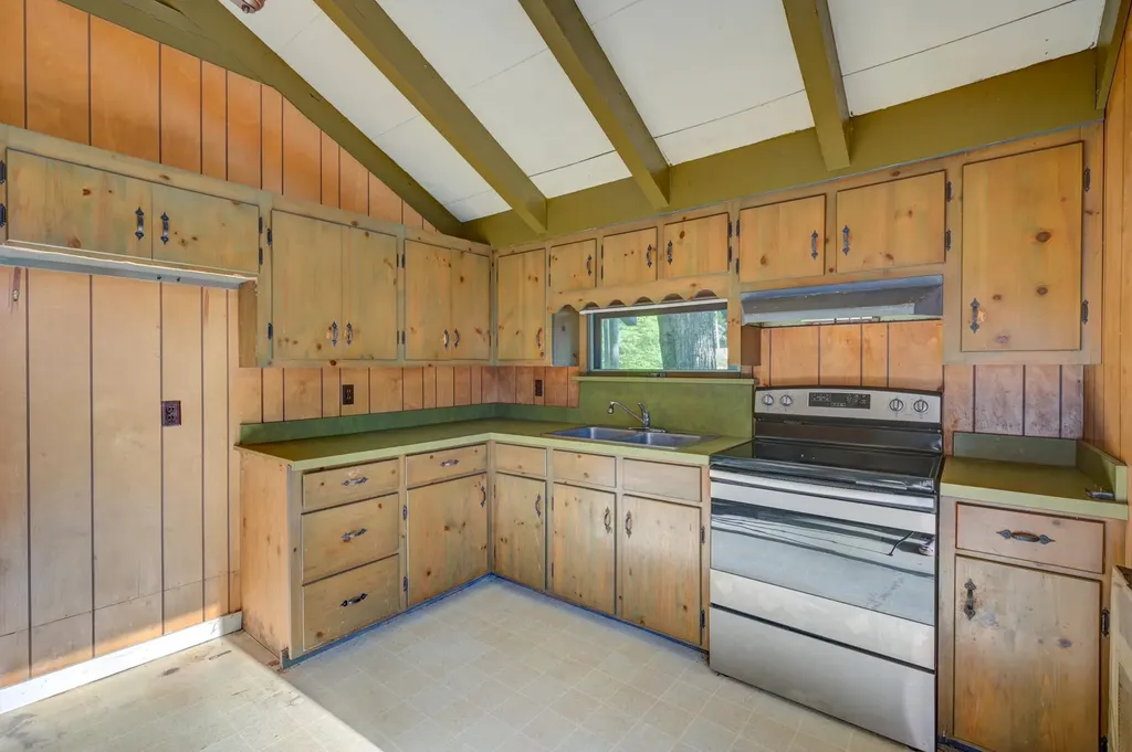 27 Ash Street Conway NH 03860