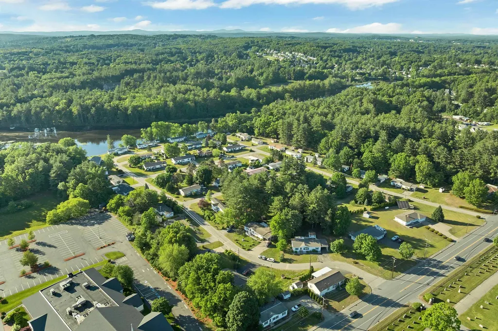 17 Xenia Street Nashua NH 03062