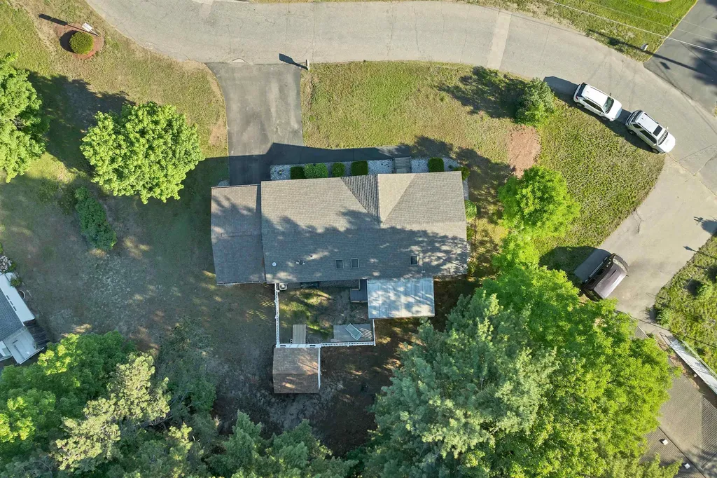 17 Xenia Street Nashua NH 03062