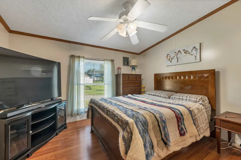 17 Xenia Street Nashua NH 03062