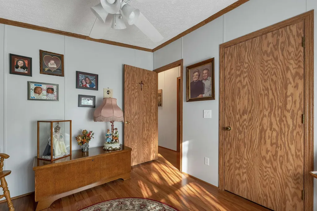 17 Xenia Street Nashua NH 03062