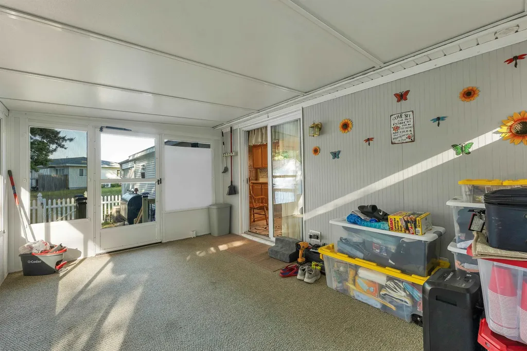 17 Xenia Street Nashua NH 03062