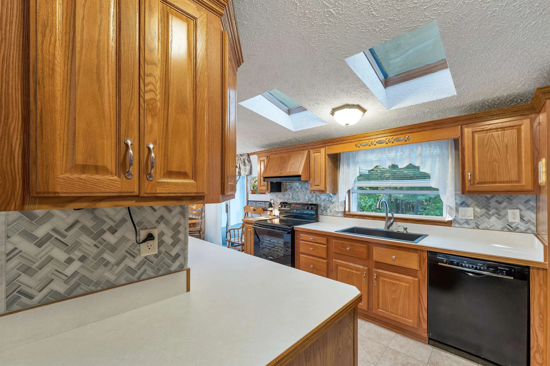 17 Xenia Street Nashua NH 03062