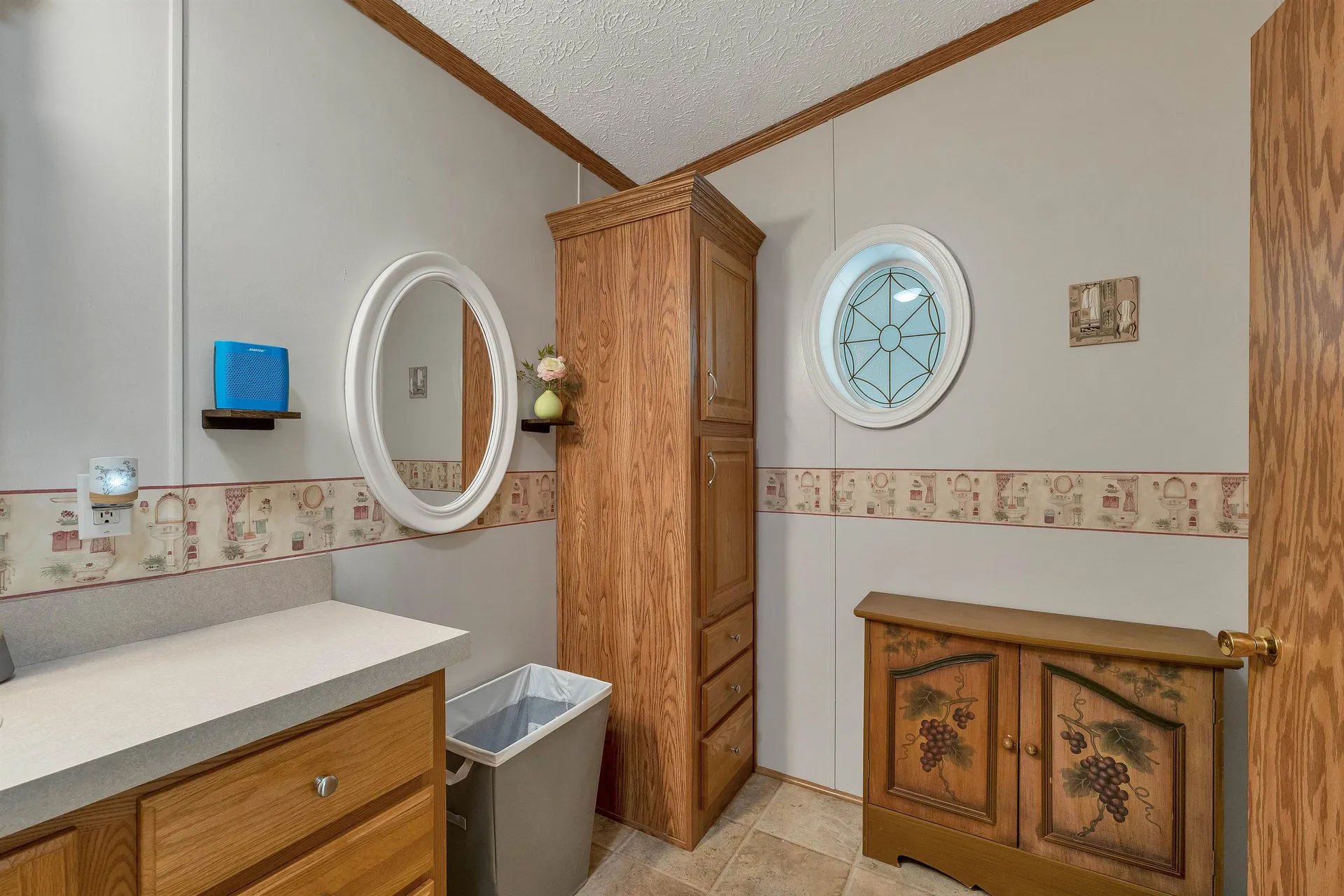 17 Xenia Street Nashua NH 03062