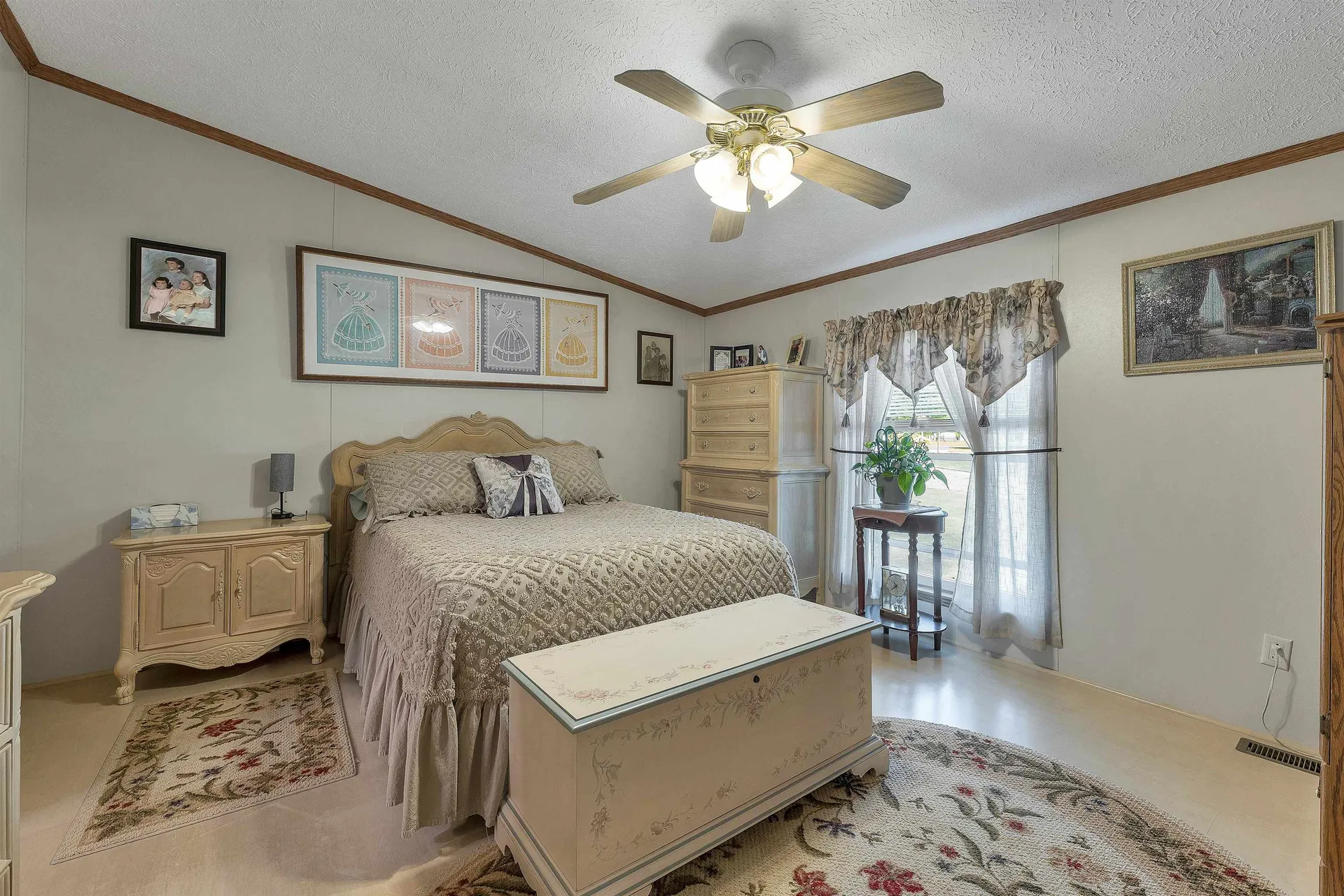 17 Xenia Street Nashua NH 03062