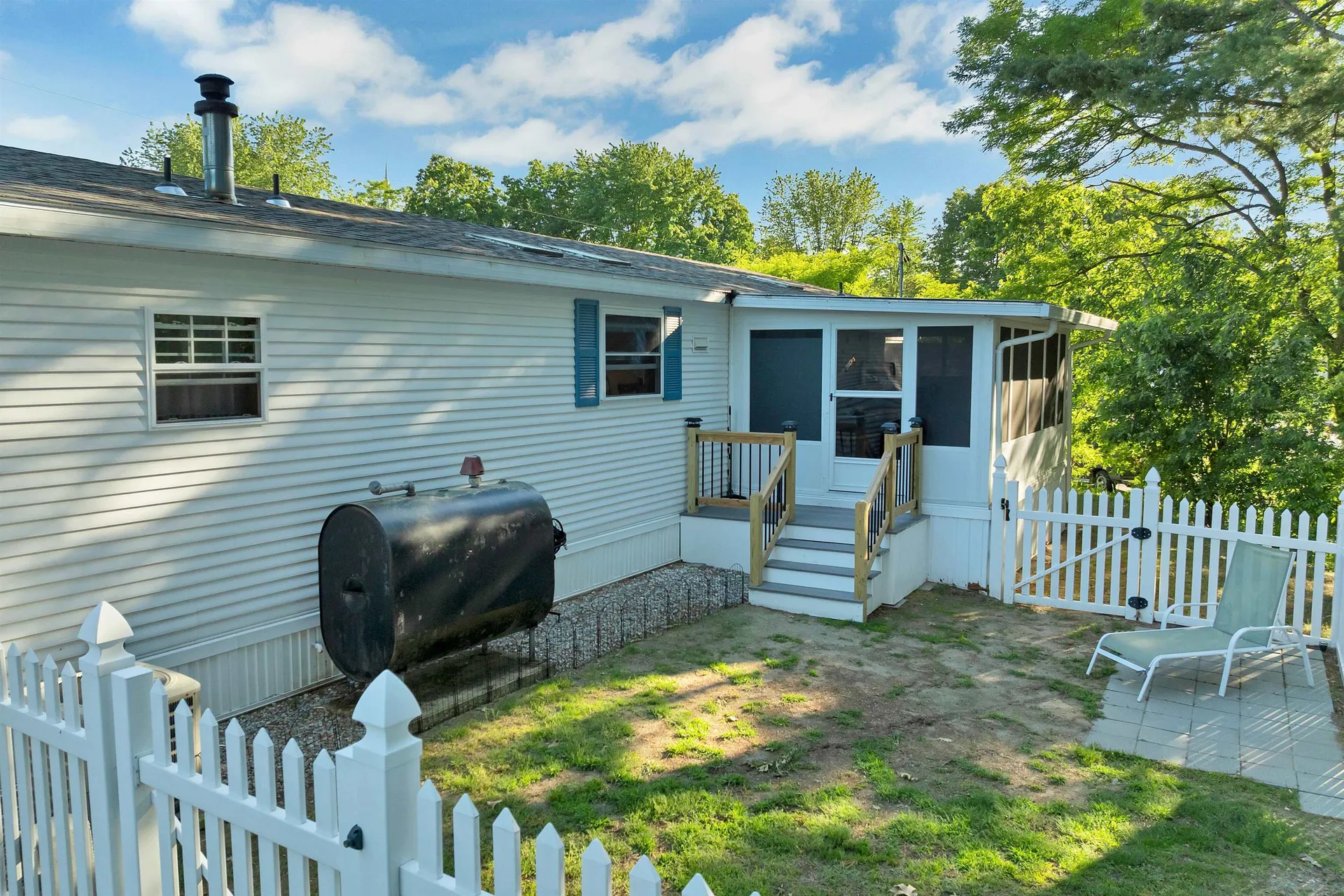 17 Xenia Street Nashua NH 03062