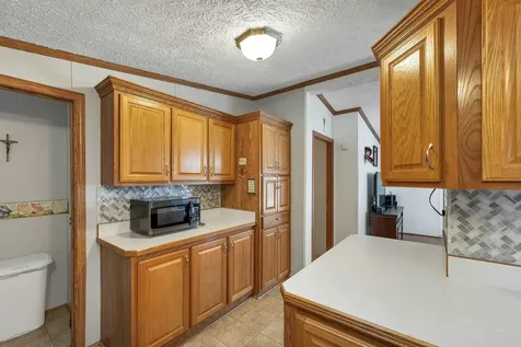17 Xenia Street Nashua NH 03062