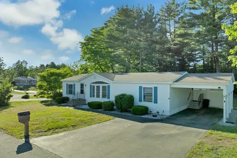 17 Xenia Street Nashua NH 03062