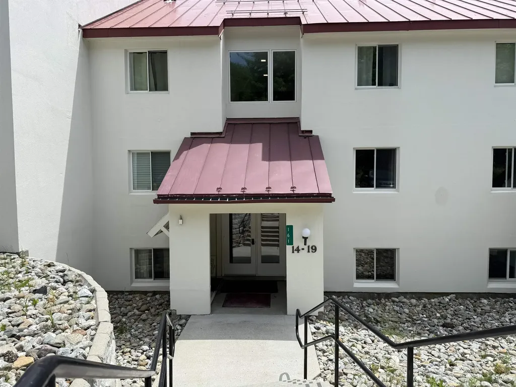 18 Mountainside Drive Warren VT 05674
