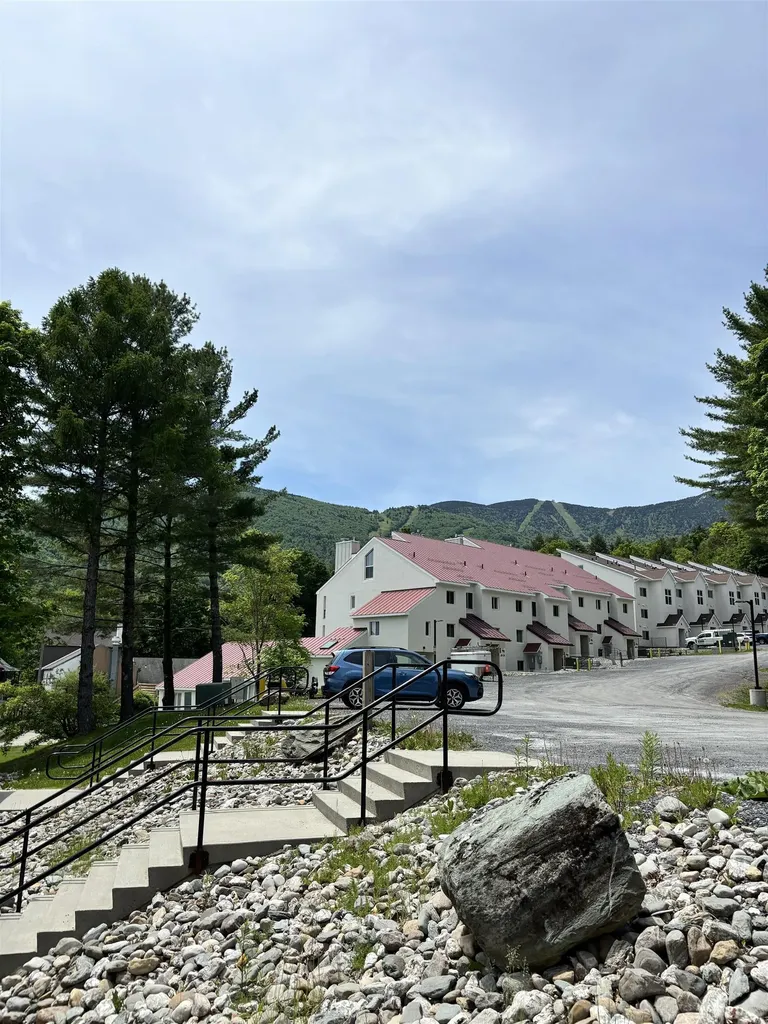 18 Mountainside Drive Warren VT 05674