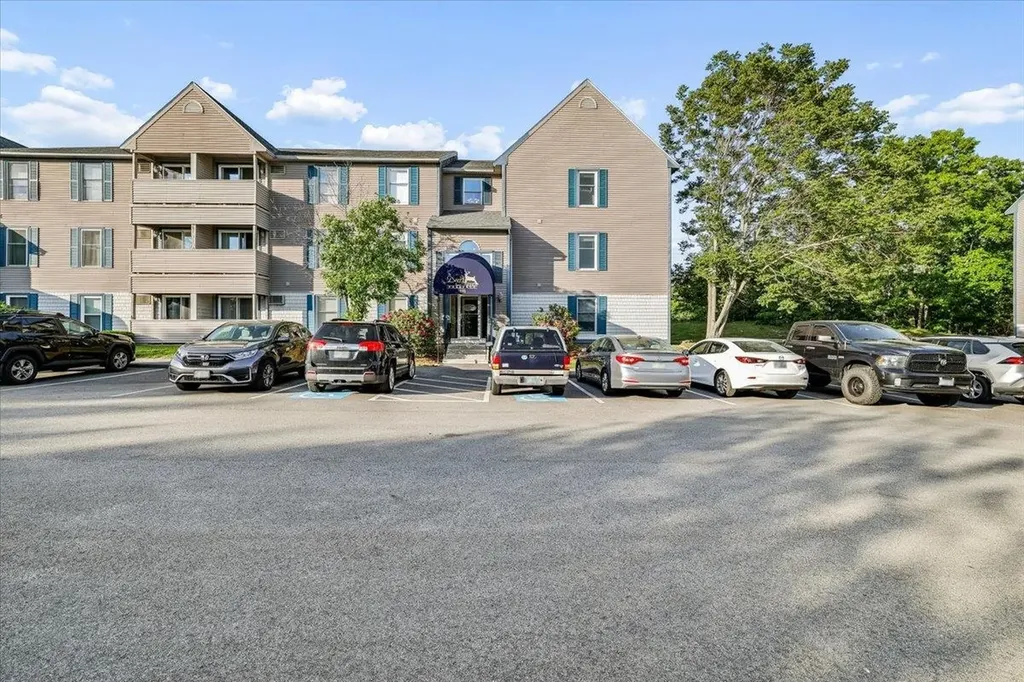 132 Eastern Avenue Manchester NH 03104