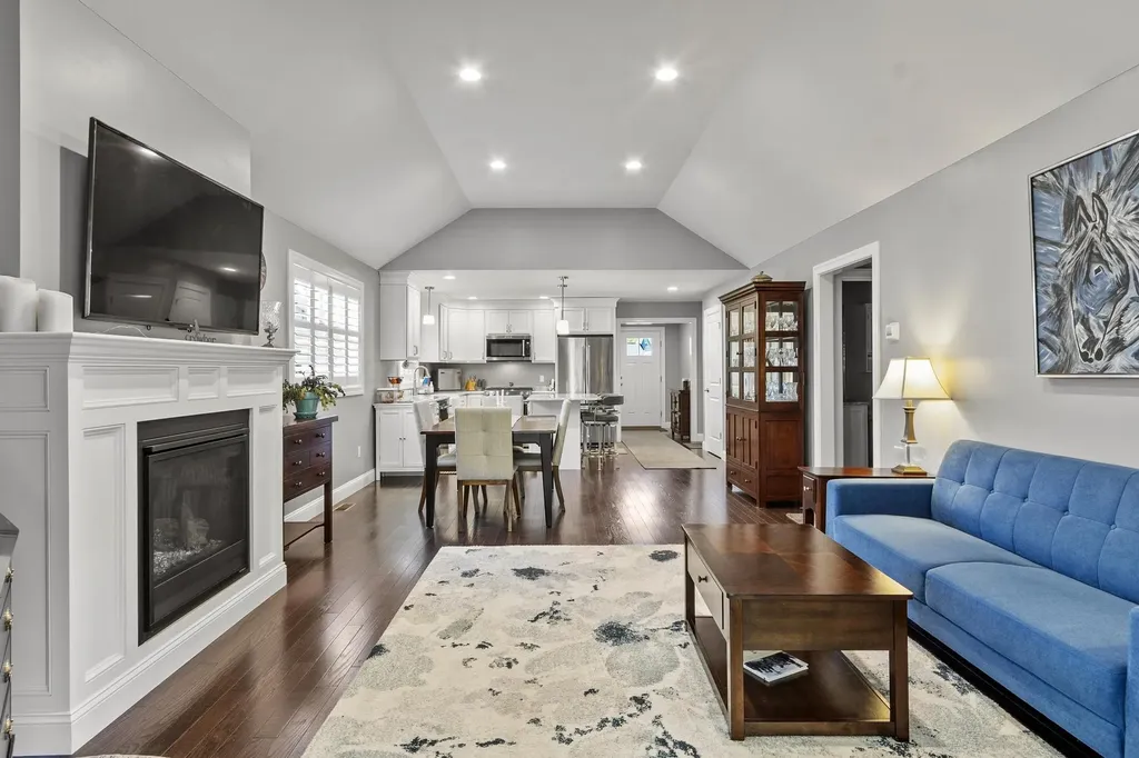7 Paddock Circle Nashua NH 03062