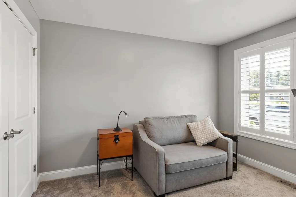 7 Paddock Circle Nashua NH 03062
