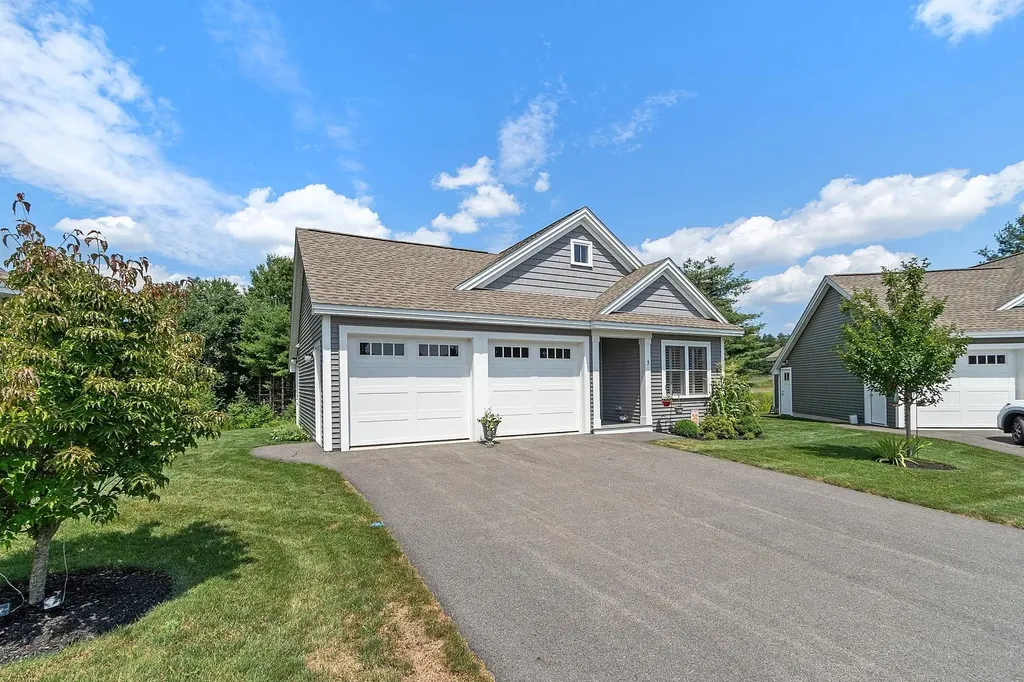7 Paddock Circle Nashua NH 03062