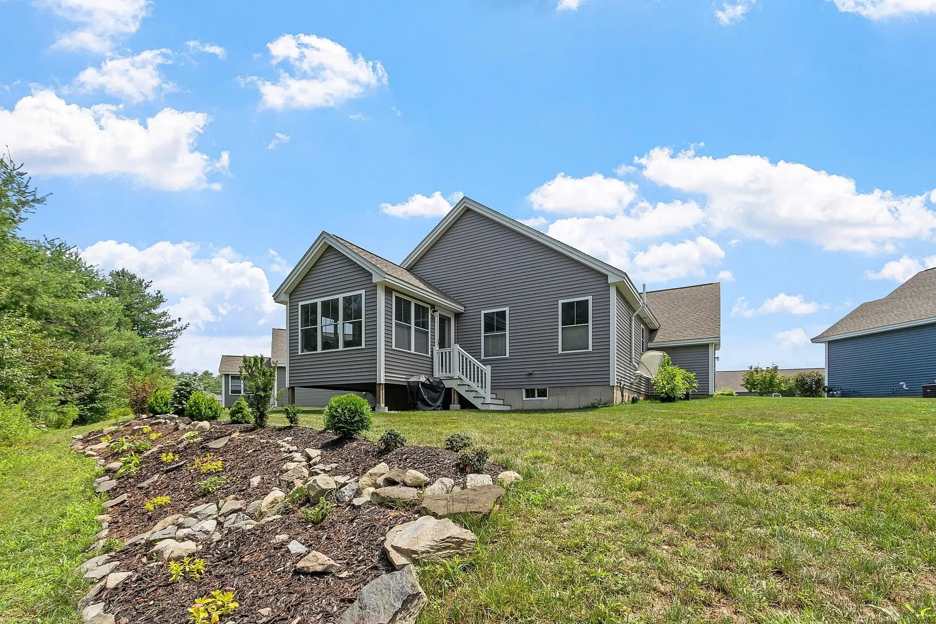 7 Paddock Circle Nashua NH 03062