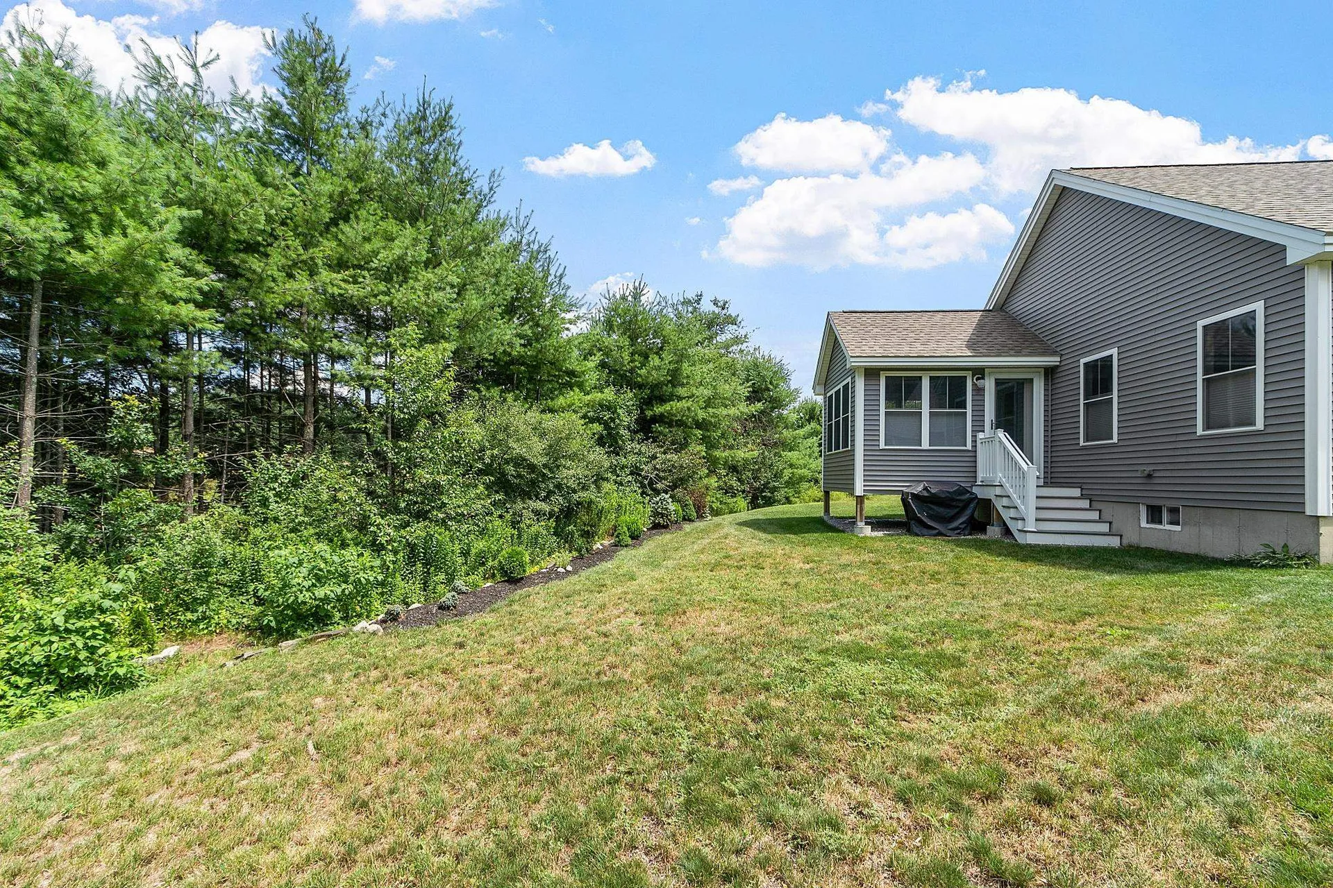 7 Paddock Circle Nashua NH 03062