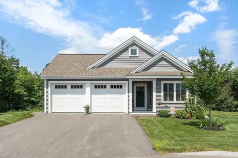 7 Paddock Circle Nashua NH 03062