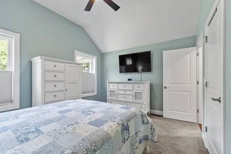 7 Paddock Circle Nashua NH 03062