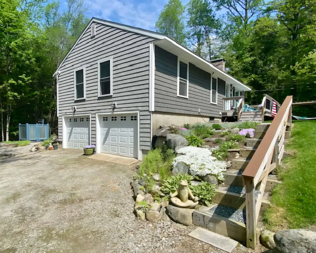 35 King Arthur Lane Bristol NH 03222-3637