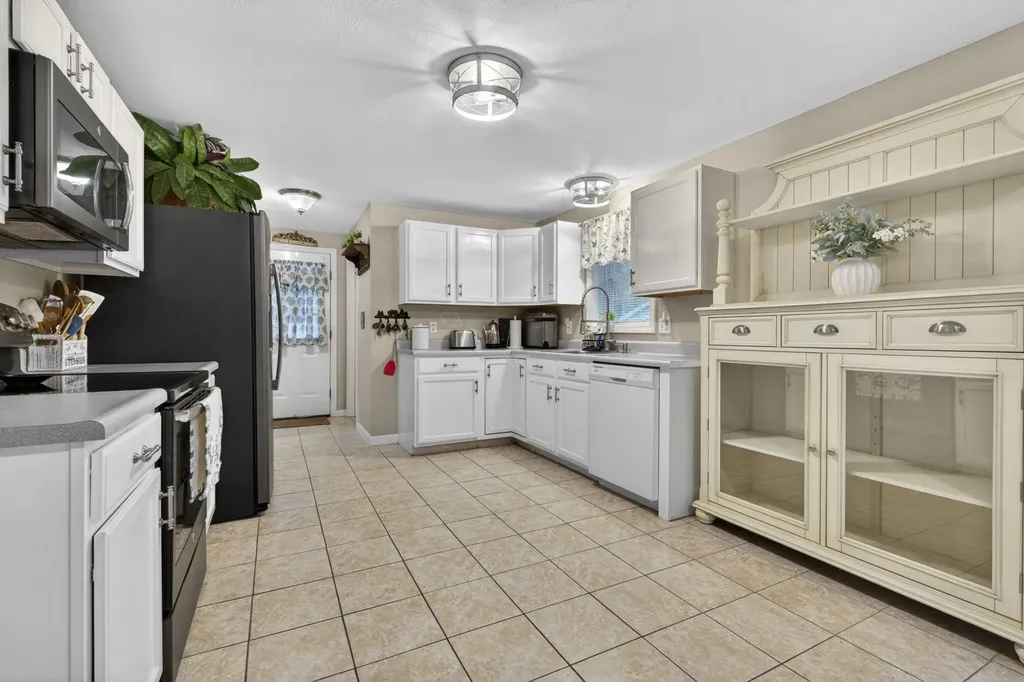 184 Jefferson Drive Hillsborough NH 03244