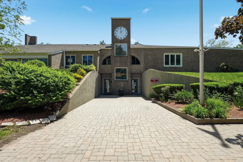 89 Fieldstone Drive Londonderry NH 03079