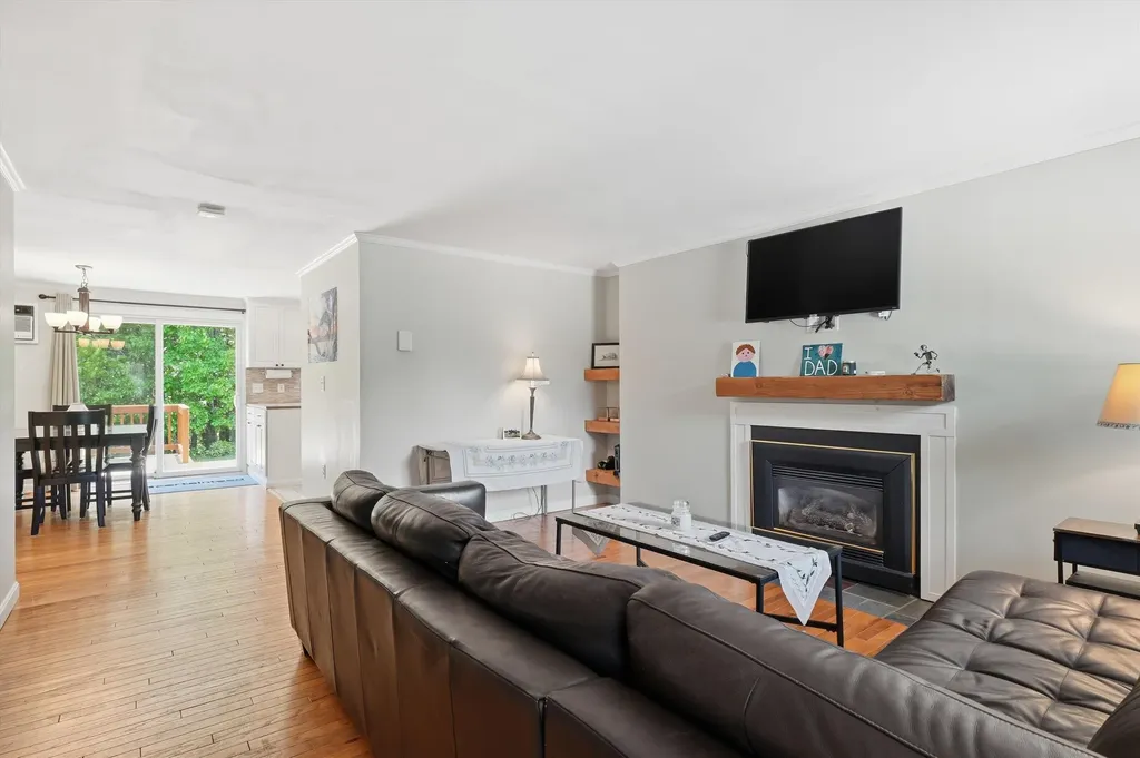 89 Fieldstone Drive Londonderry NH 03079
