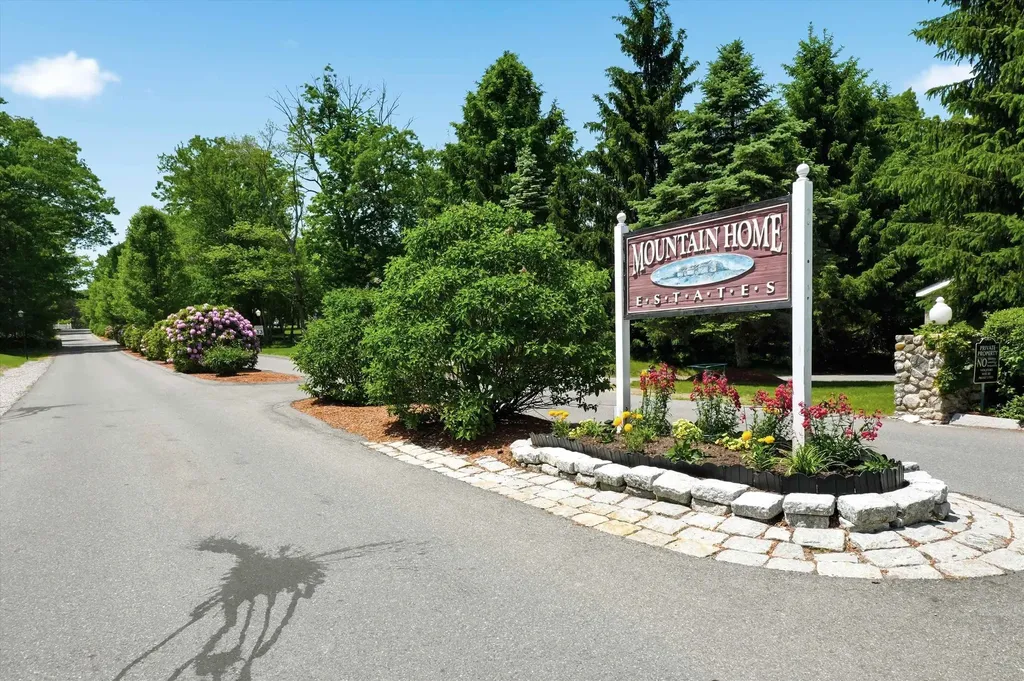 89 Fieldstone Drive Londonderry NH 03079