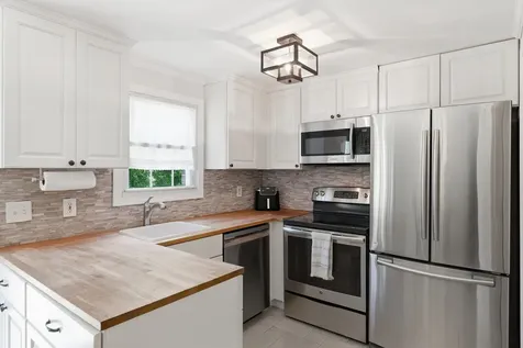 89 Fieldstone Drive Londonderry NH 03079